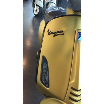 Legshield trim trim Vespa Sprint /Primavera set gloss black